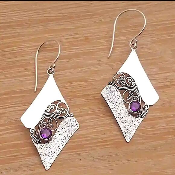 Diamond-shaped Amethyst Dangle Boho Earrings - Picture 1 of 4